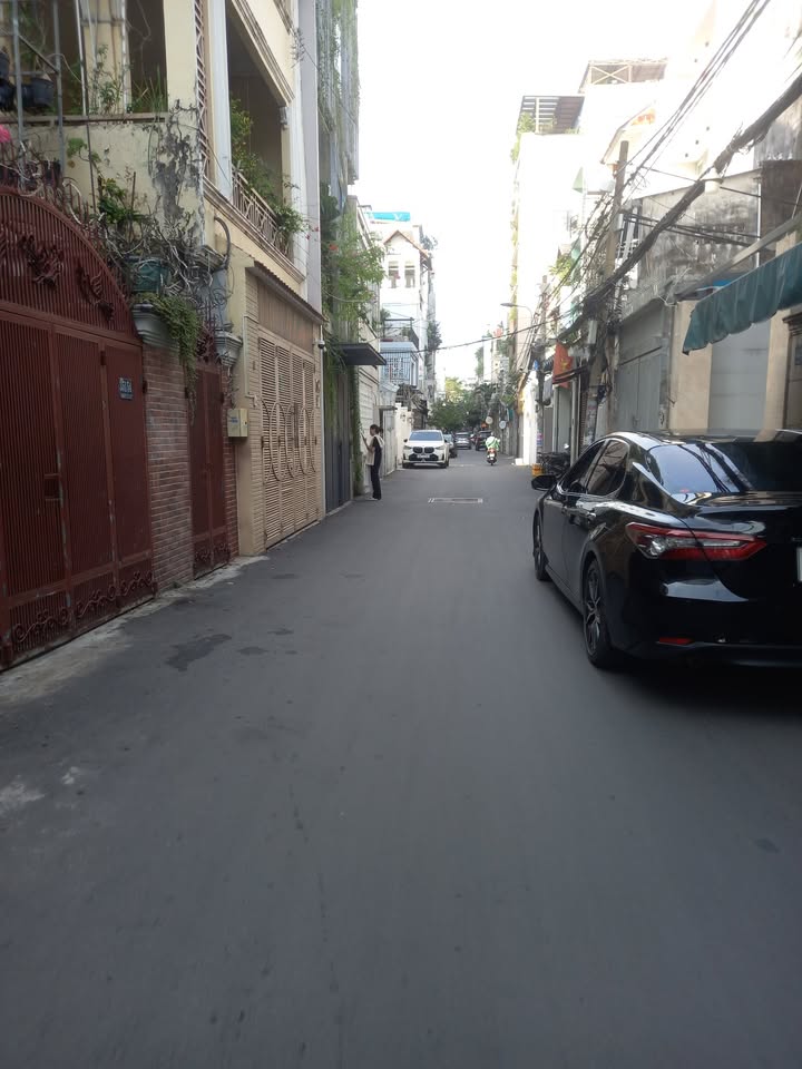 Nhà đẹp Lê Văn Sỹ, quận 3, 52.8m² giá 14.99 tỷ - Gần mặt tiền, chính chủ!