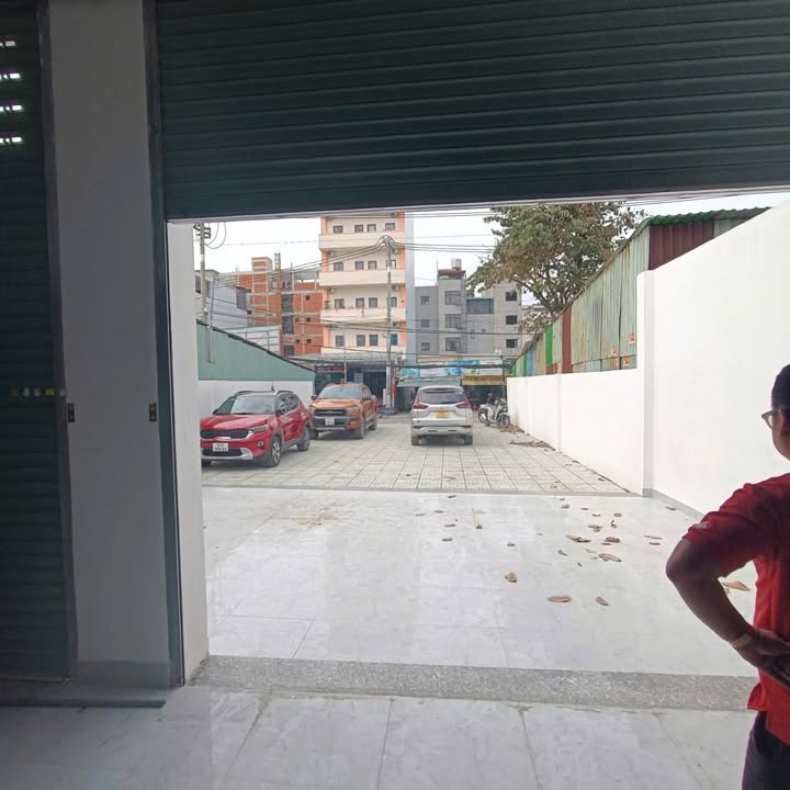 Nhà phố mặt tiền Vườn Lài, Q12, 360m² giá 38 triệu - Không gian rộng rãi, thích hợp kinh doanh!