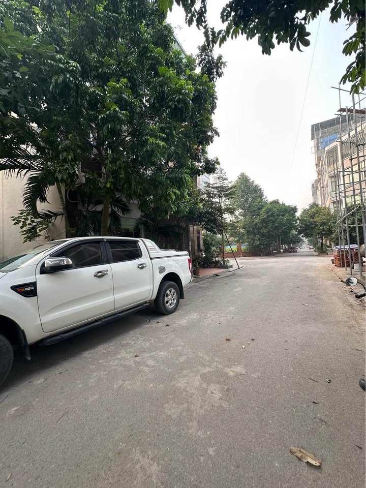 Đất dịch vụ Dương Nội 50m² giá 10.7 tỷ - Mặt tiền rộng ô tô vào tận nhà!