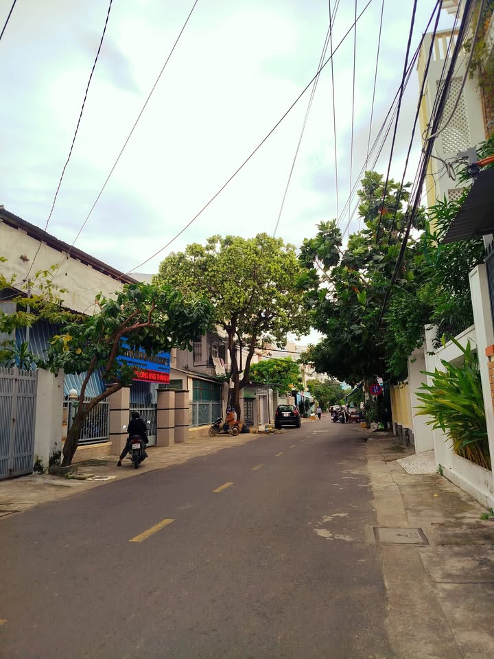 Nhà mặt tiền đường Tản Viên, Nha Trang 196m² giá 17 tỷ - Vị trí đắc địa gần Cửu Long!