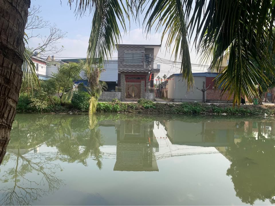 Nhà 2 Tầng TDP8 Bạch Đằng 123.9m² giá 3 tỷ - Góc hai mặt tiền thoáng mát!