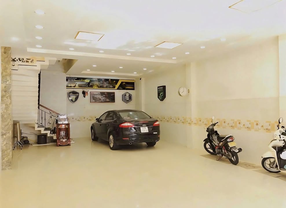 Cho thuê nhà mặt tiền Ông Ích Khiêm, Hải Châu 98m² - Vị trí kinh doanh sầm uất!