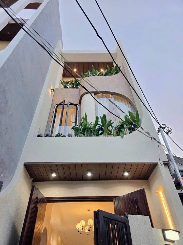 Nhà cho thuê 3 phòng ngủ tại đường Hoàng Diệu, quận Hải Châu - Thiết kế hiện đại, đầy đủ nội thất!