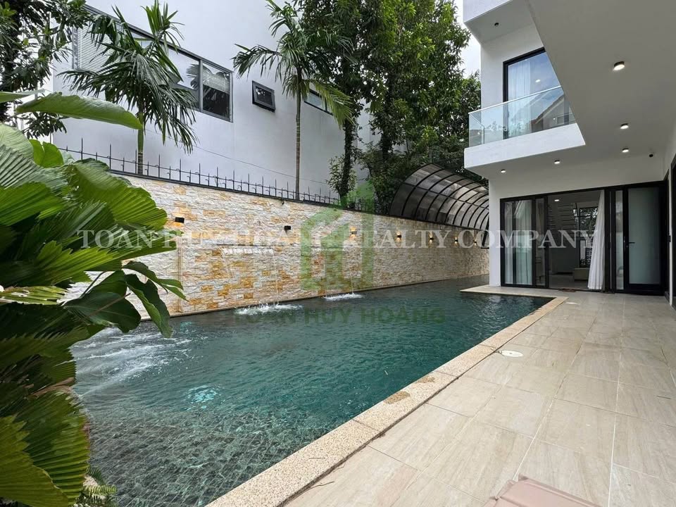 Biệt thự cho thuê tại Sơn Trà 360m² giá 89.6 triệu - Hồ bơi sang trọng, đầy đủ tiện nghi!