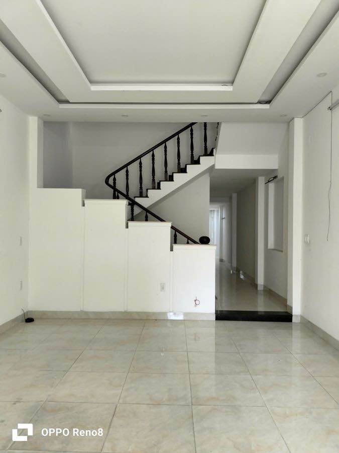 Nhà 2 tầng đường Ỷ Lan Nguyên Phi, Đà Nẵng 90m² giá 11.2 tỷ - Vị trí siêu VIP, giao thông thuận tiện!