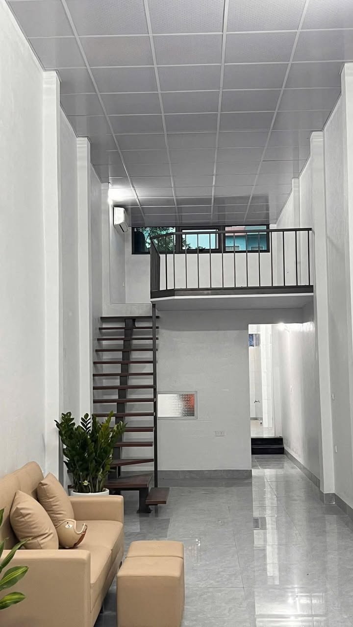 Nhà riêng P.Trường Thi 55m² giá 2 tỷ - Ô tô vào tận nhà, gần Hồ Trường Thi!