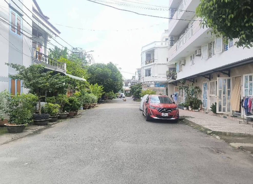 Đất nền rộng 4674m² Quận 2 giá 320 tỷ - Đầu tư sinh lời cao!