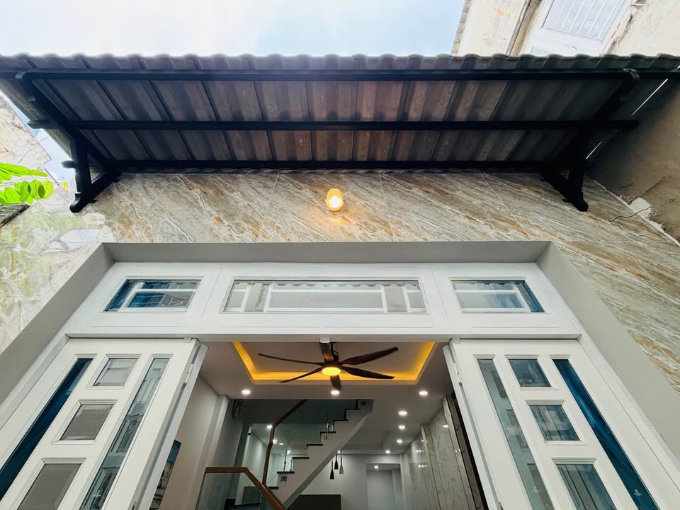 Nhà đẹp Phạm Văn Bạch 44m² giá 4.68 tỷ - Tặng nội thất mới