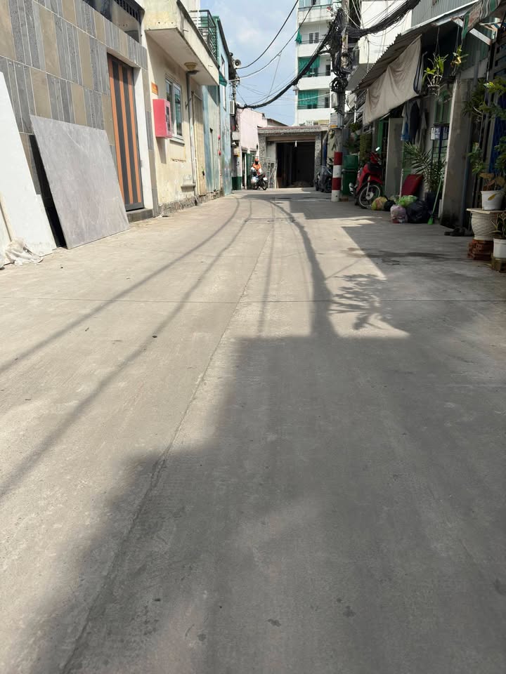 Nhà 2 tầng đường Huỳnh Tấn Phát, Quận 7 - Diện tích 136m², giá 6 tỷ - Cơ hội đầu tư tuyệt vời!