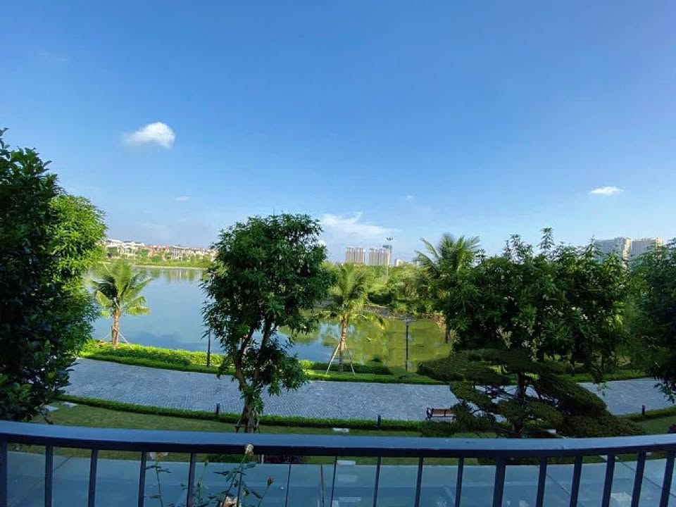 Biệt thự cho thuê Vinhomes Thăng Long 250m² giá 28 triệu - View hồ thơ mộng