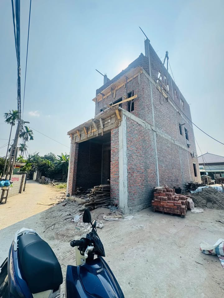 Nhà 3 tầng độc lập Hồng Thái 62.9m² giá 2.9 tỷ - Ô tô đỗ cửa, không gian thoáng mát!