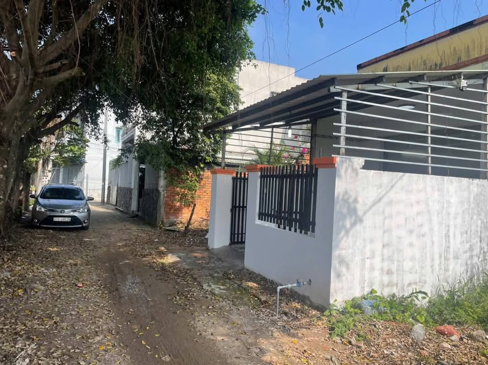 Nhà cấp 4 Cần Giuộc 130m² giá 1.59 tỷ - Hẻm ô tô, sổ hồng riêng!