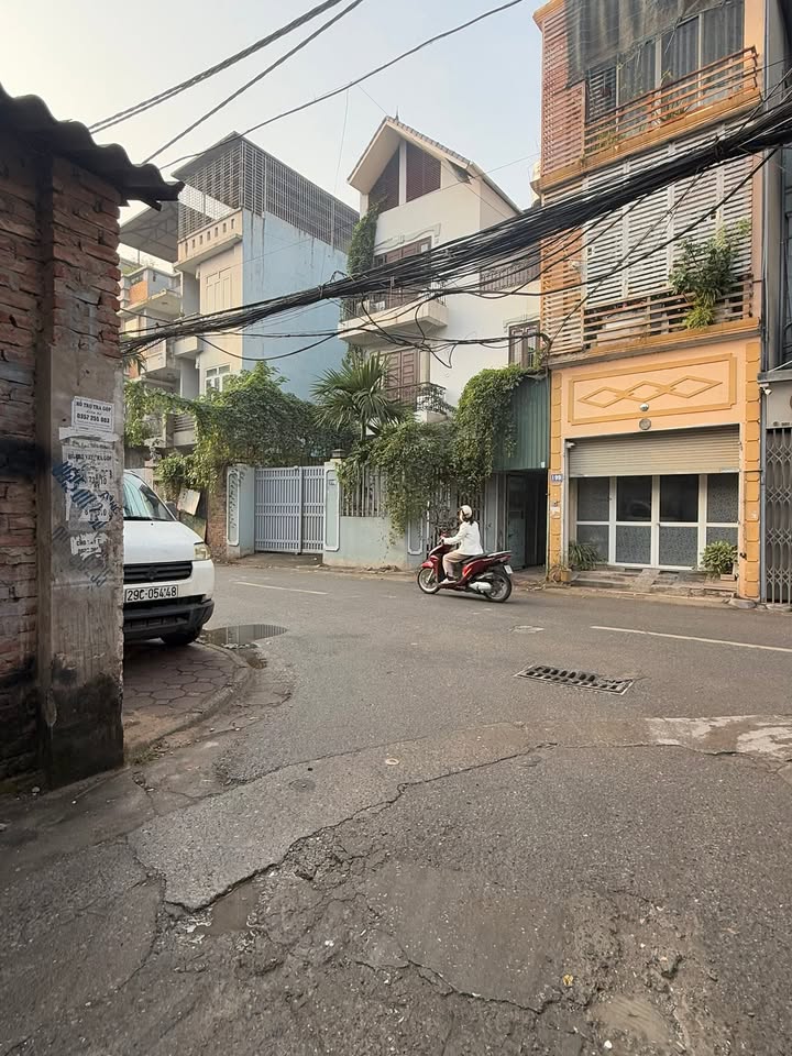 Nhà phố Ngọc Thụy Long Biên 46m² giá 5.244 tỷ - Ô tô đỗ cổng, gần chợ!