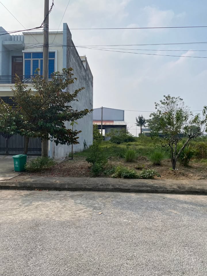 Đất nền Sầm Sơn 100m² giá 1.8 tỷ - Vị trí đắc địa, pháp lý rõ ràng!