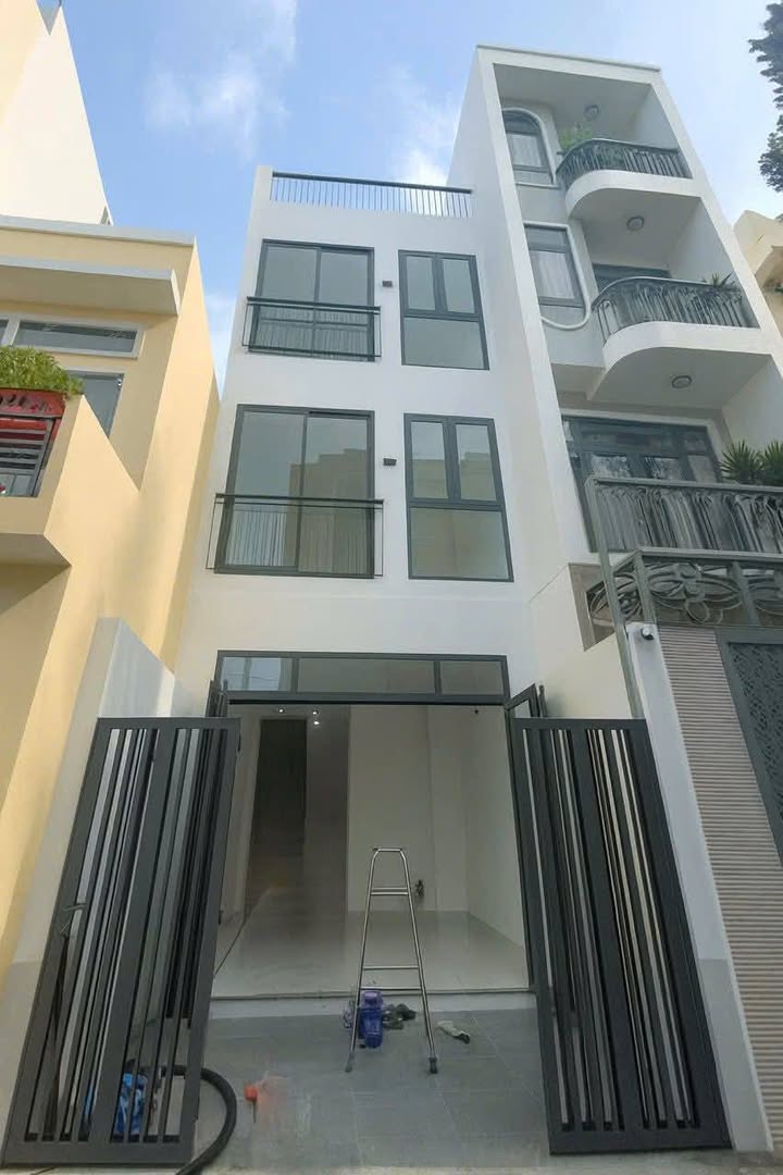 Cho thuê nhà hẻm ô tô Phó Đức Chính, Bình Thạnh - 4x12m, giá thỏa thuận - Kinh doanh sầm uất!