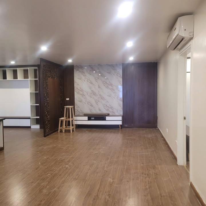 Căn hộ Tứ Hiệp Plaza 125m² giá 11 triệu - Hướng hồ Yên Sở mát mẻ!