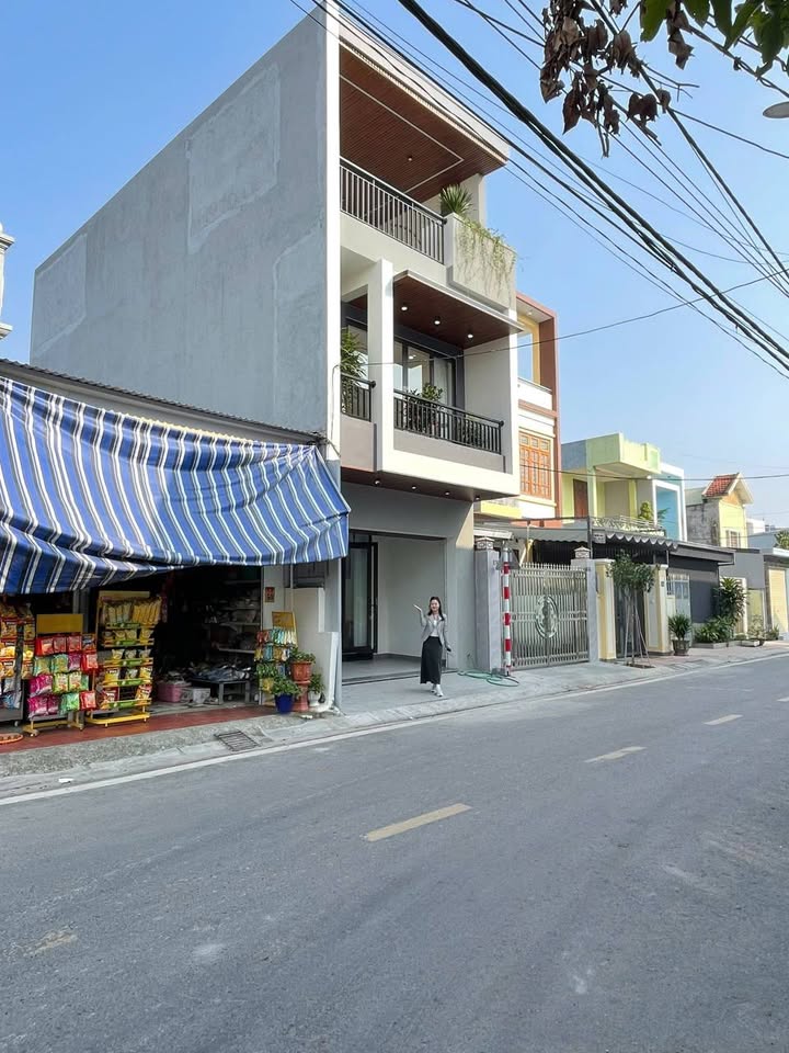 Nhà mặt đường Quỳnh Hoàng, Nam Sơn 80m² giá 5.5 tỷ - Kinh doanh tuyệt vời!