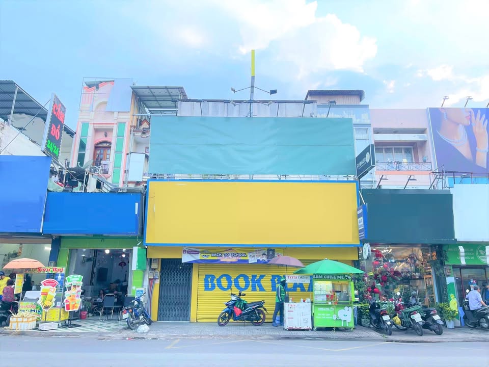 Cho thuê mặt bằng mặt tiền CMT8 96m² giá 50 triệu - Vị trí đắc địa gần Hòa Hưng!