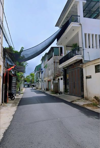 Nhà phố Cửa Nam, TP. Vinh 87m² giá 6 tỷ - Kinh doanh đắc địa, gần chợ Vinh!