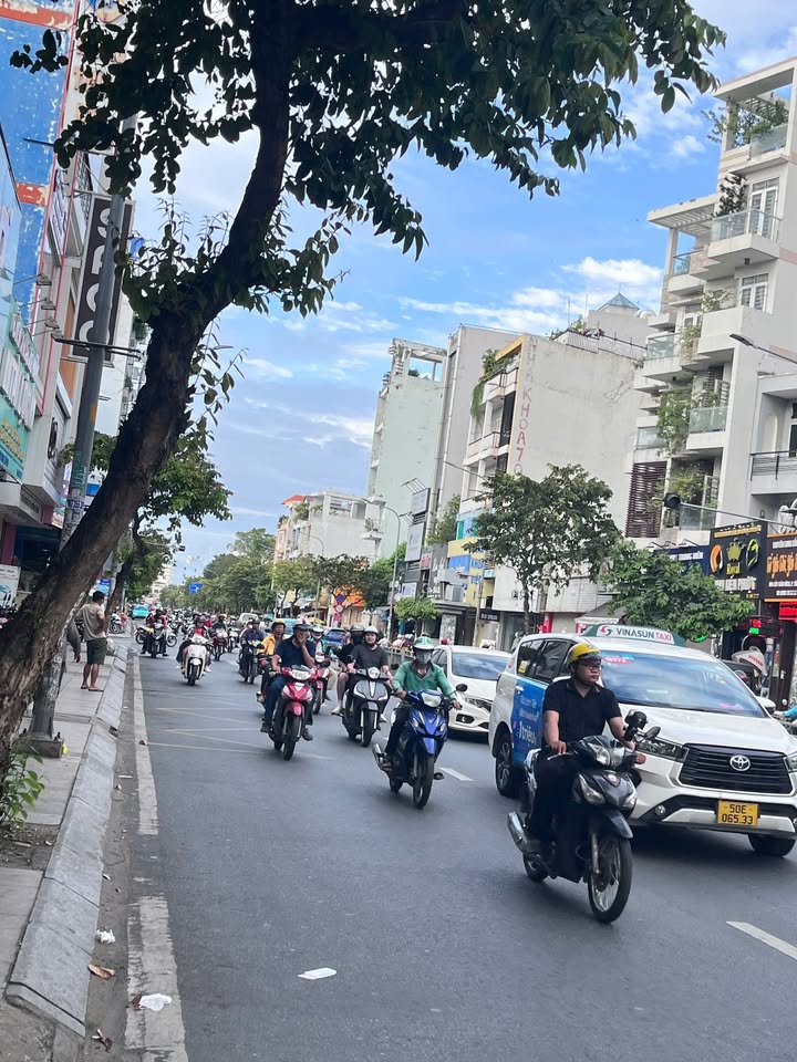 Nhà phố mặt tiền Trường Chinh, Tân Bình 58.5m² giá 8 tỷ - Sổ hồng chính chủ!