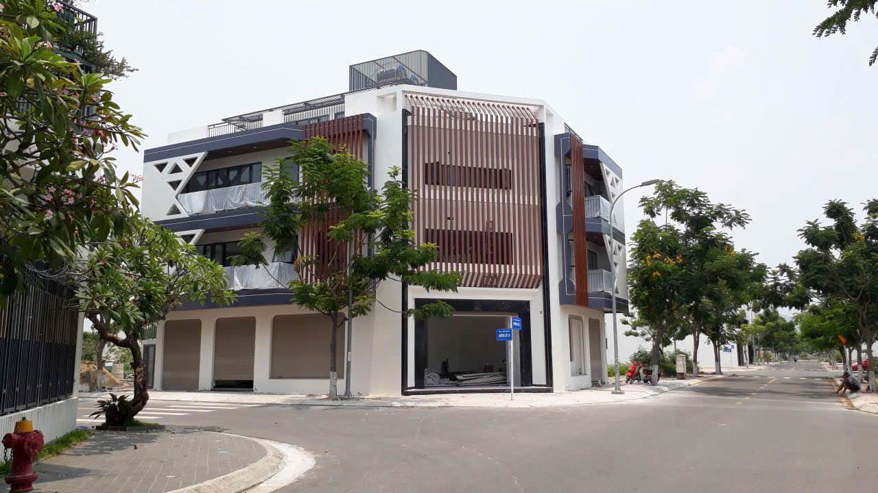 Nhà Căn góc Hà Quang 2 Nha Trang 217m² giá 27 tỷ - Thiết kế hiện đại, có thang máy!