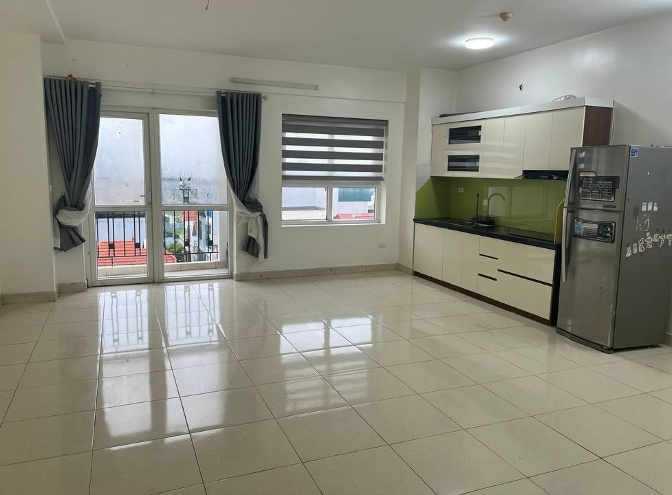 Căn hộ chung cư HH1 Nguyễn Văn Cừ 110m² giá 13 triệu - Phù hợp cho hộ gia đình!