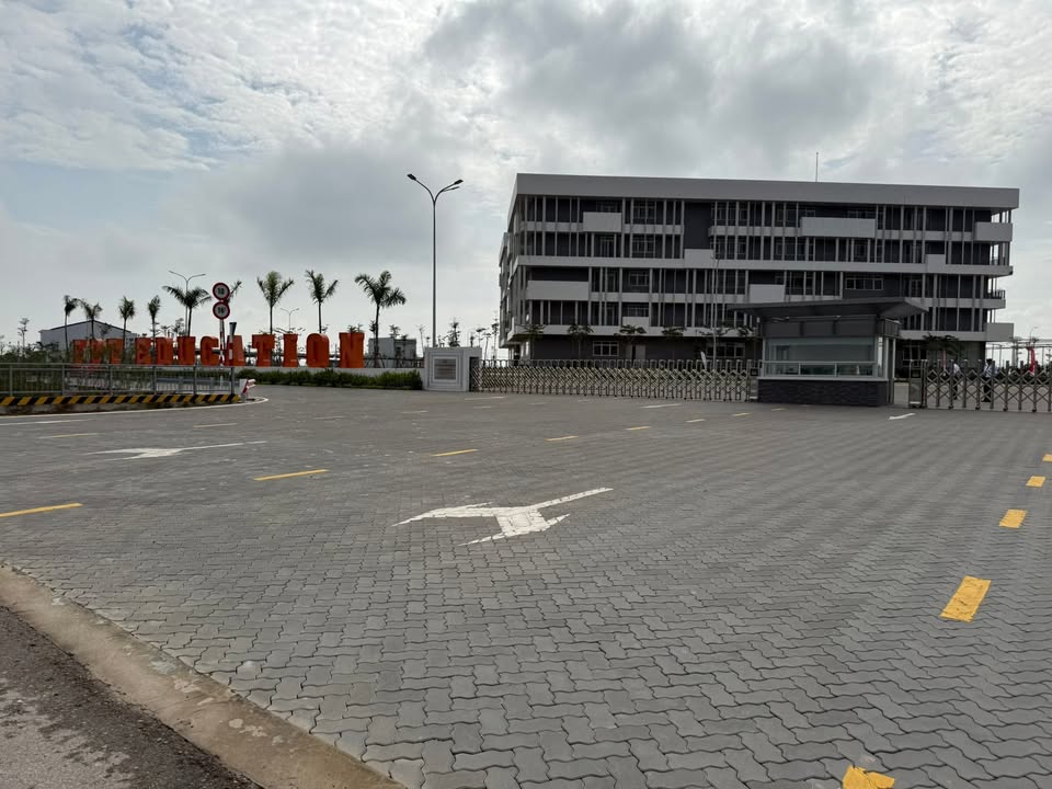 Mặt tiền kinh doanh Hoàng Quốc Việt 300m² giá 29.325 tỷ - Đầu tư sinh lời ngay!