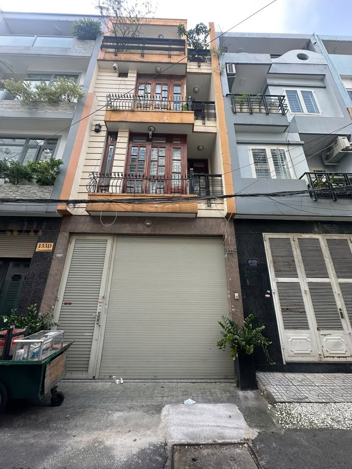 FrontHouse mặt tiền Hoa Lan quận Phú Nhuận 58.5m² giá 17 tỷ - Đầu tư sinh lời ngay!