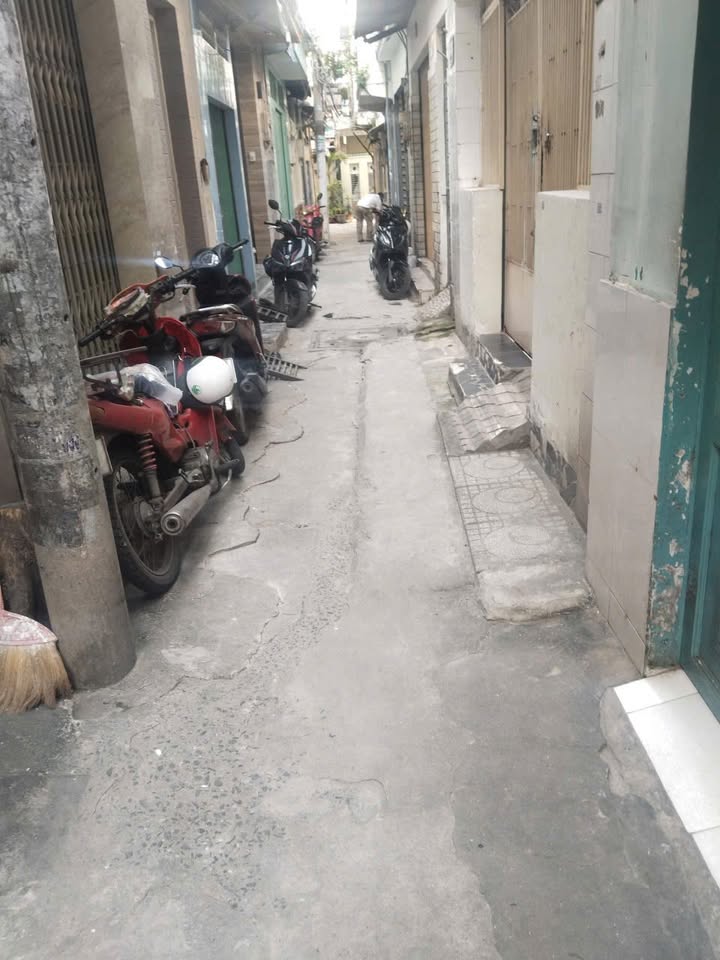 Nhà phố 130m² Nhật Tảo, Q.10, giá chỉ 6.9 tỷ - Sẵn sàng vào ở!