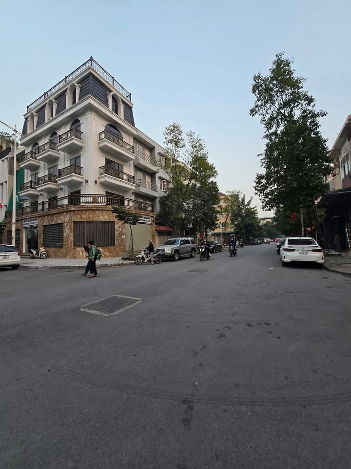 Nhà liền kề 110m² KDT Văn Khê, Hà Đông - Kinh doanh siêu đỉnh, giá rẻ bất ngờ!