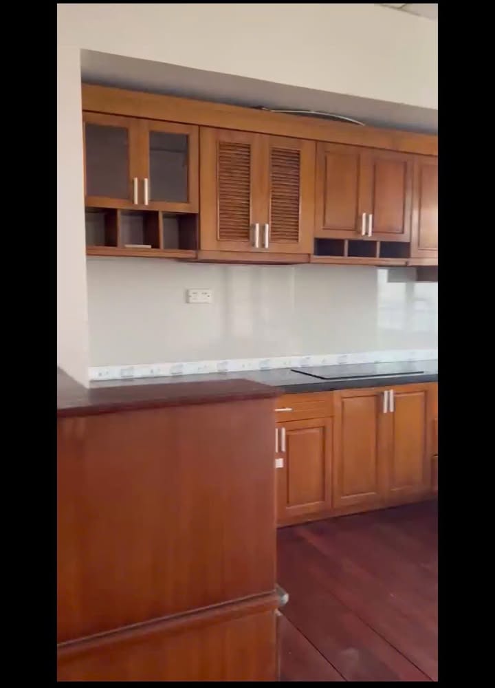 Chung cư Ngọc Khánh, Ba Đình 142m² giá 22 triệu - View hồ đẹp, nội thất cơ bản!