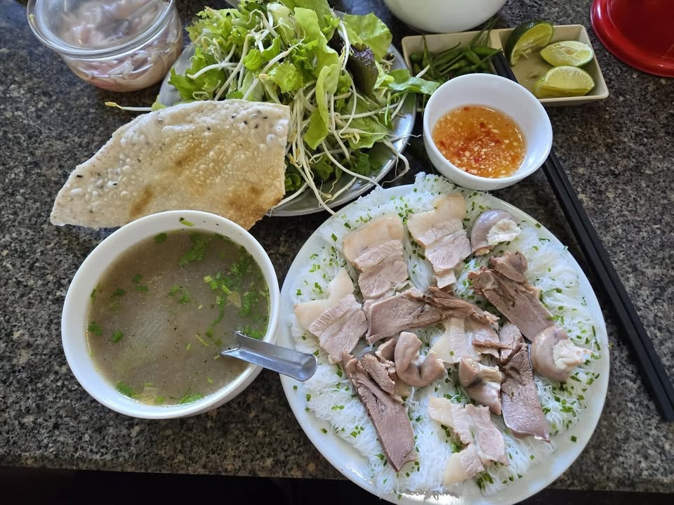 Đất nền QL 14, xã Pơng Drang, 248.96m² - Giá chỉ 450 triệu, cơ hội đầu tư hấp dẫn!