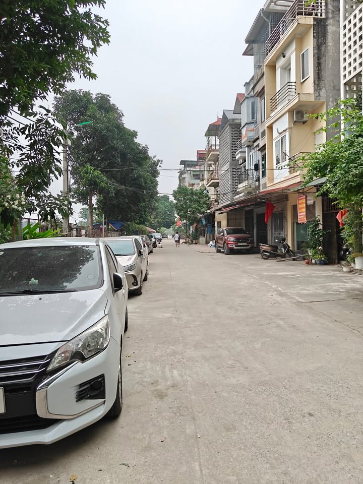 Nhà Cổ Nhuế 50m² giá 9 tỷ - Ô tô cách nhà 5m, thuận tiện đi lại!