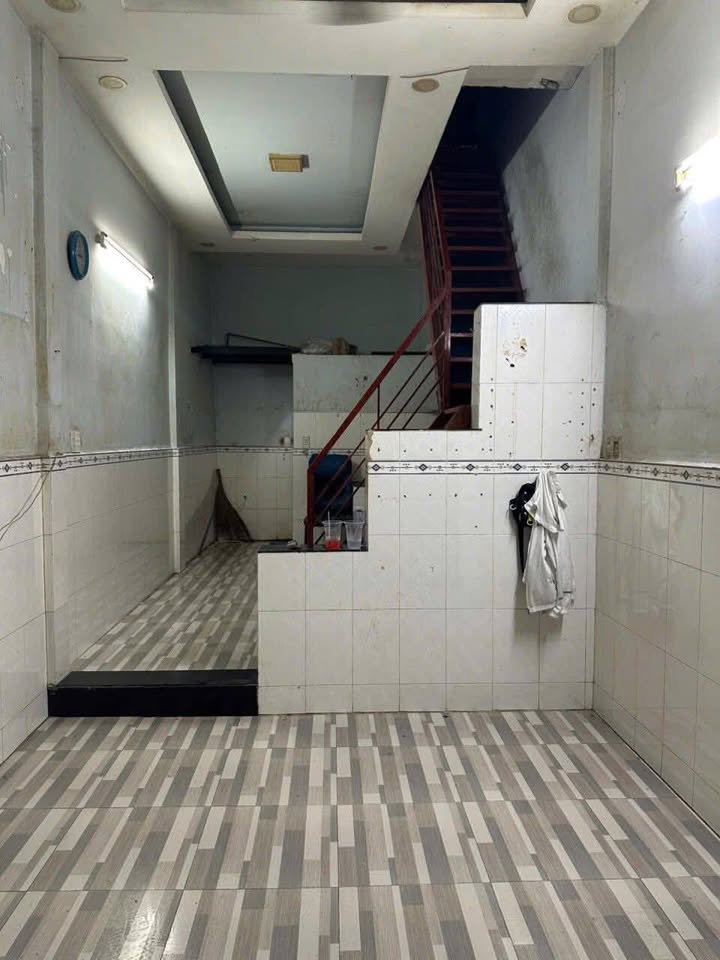 Nhà nguyên căn Bình Trị Đông, Bình Tân 32m² giá 5.5 triệu - Hẻm xe tải vào tận nơi!