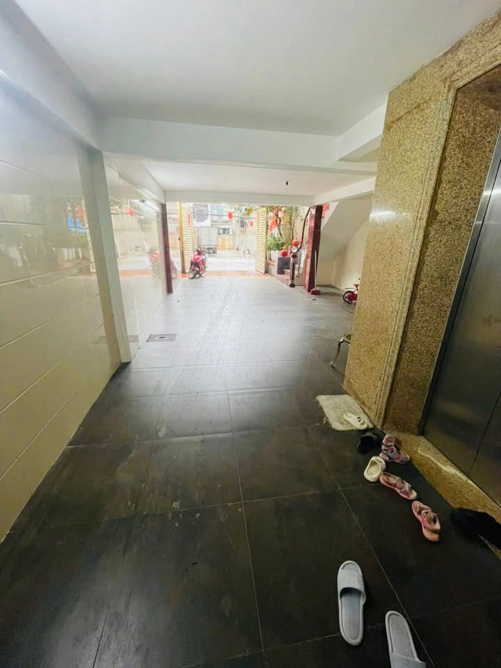 Nhà cho thuê nguyên căn 135m² 6 tầng tại An Khánh - Giá 30 triệu/tháng