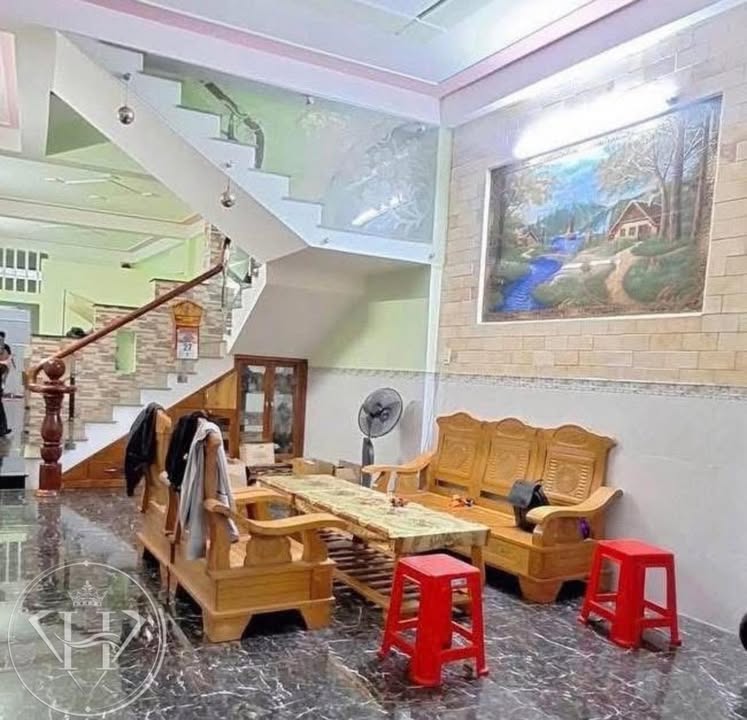 Nhà hẻm cạn Hoàng Văn Thụ 83.9m² giá 3.2 tỷ - Nhà mới đẹp vào ở ngay!