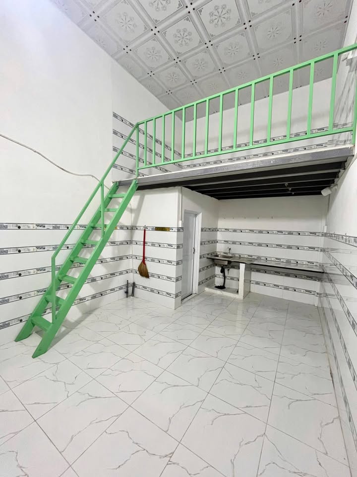 Phòng trọ đường Hoàng Quốc Việt, 26m² giá 2 triệu - Không gian sống thoải mái!