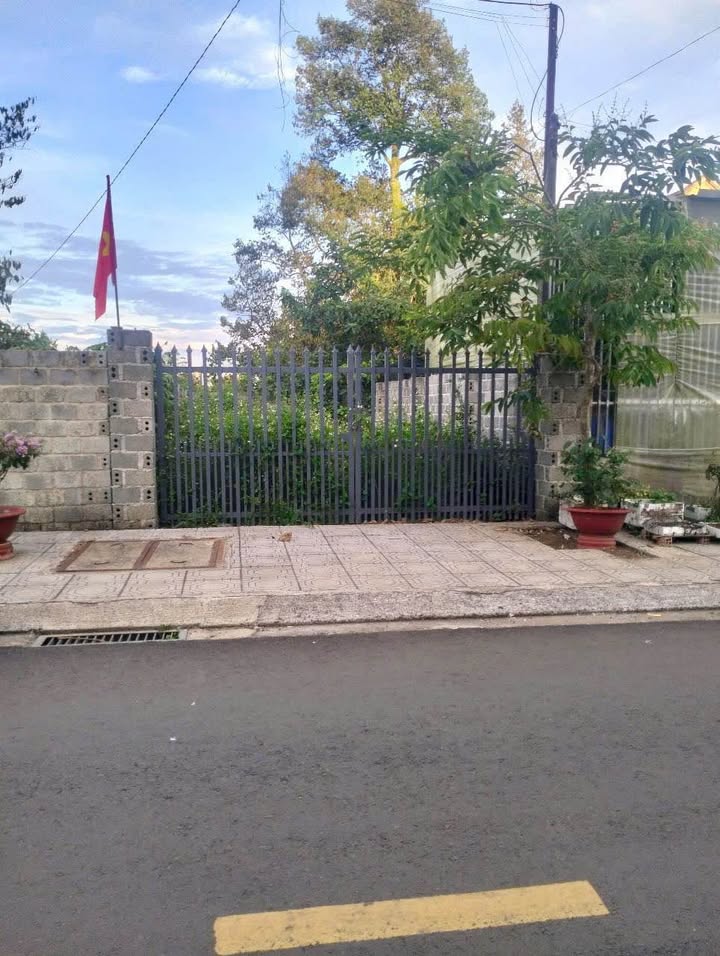 Lô đất đẹp mặt tiền Tuệ Tĩnh Bảo Lộc 110m² giá 5 tỷ - Vị trí đắc địa, tiện ích đầy đủ!