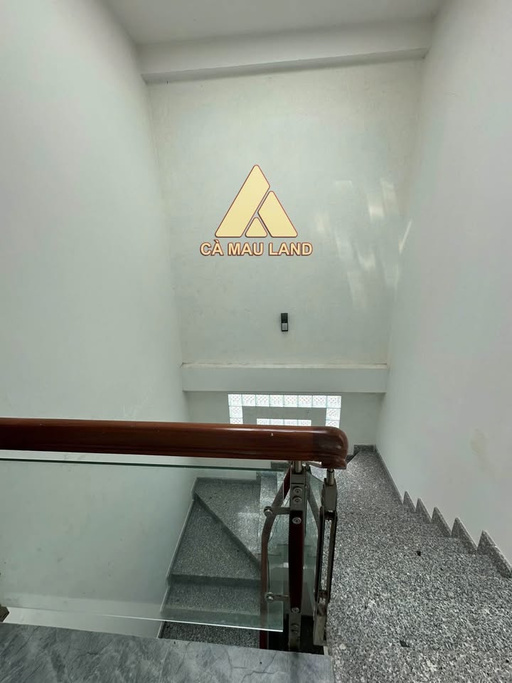 Nhà mặt tiền đường Nguyễn Trung Trực, phường 8, Cà Mau 72m² giá 5 tỷ - Phù hợp kinh doanh ngay!