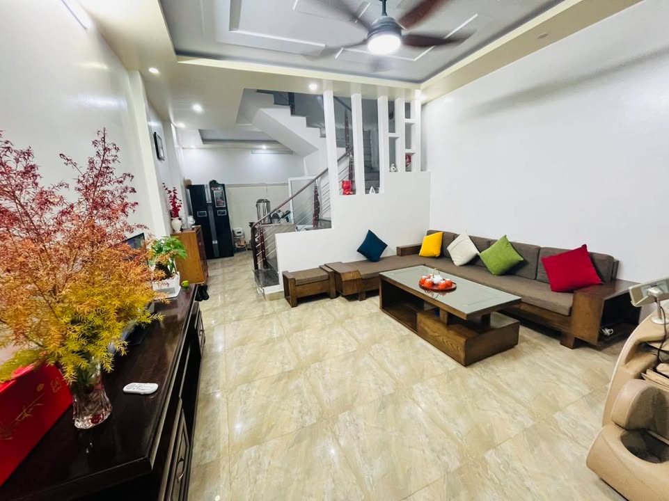 Nhà 3 Tầng Lô Góc Đằng Hải 40m² giá 2 tỷ - Khu dân cư văn minh!