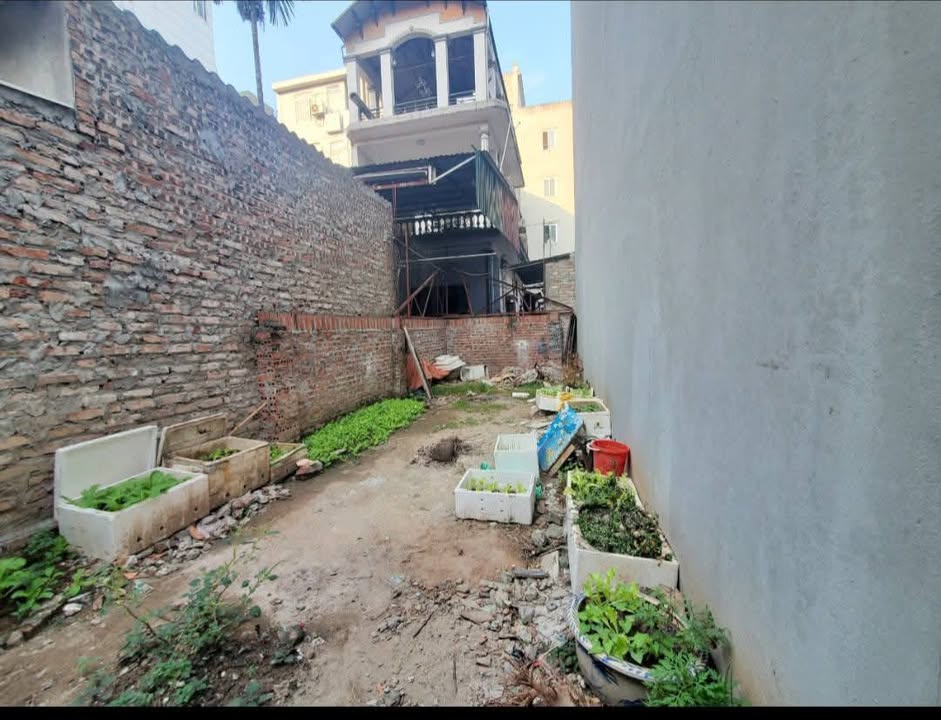 Đất Kiều Mai, Phúc Diễn 35m² giá 5.9 tỷ - Sổ đỏ chính chủ, vị trí đẹp!