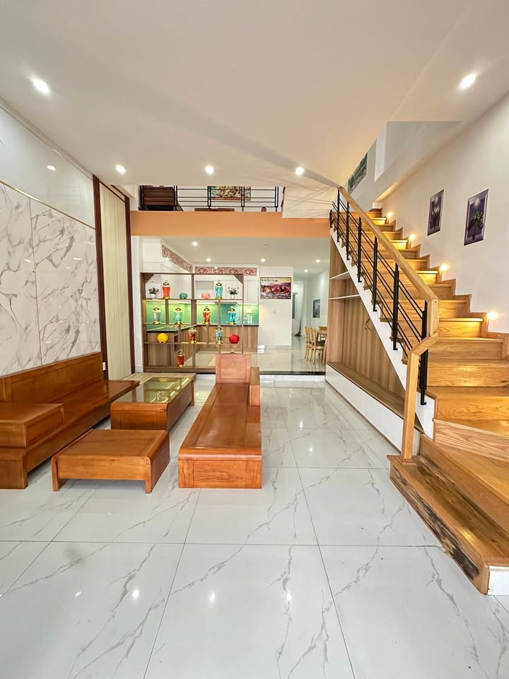 Nhà cho thuê 2 tầng Đô Đốc Tuyết 96m² giá 13 triệu - View công viên tuyệt đẹp!