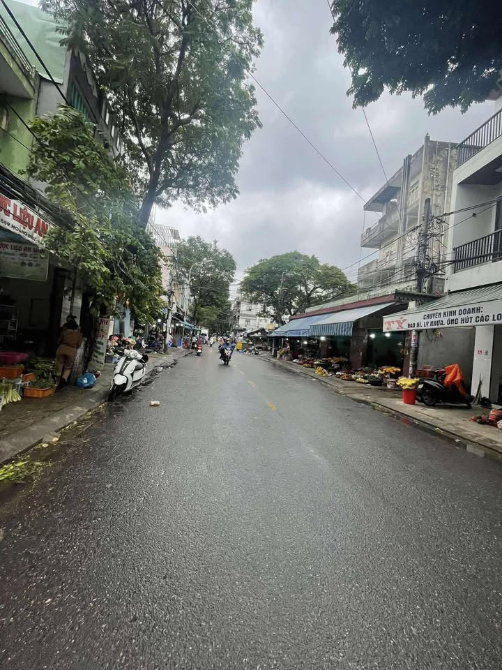 Nhà mặt tiền Hoàng Diệu, Đà Nẵng 70m² giá 9 triệu - Dọn vào ở ngay!