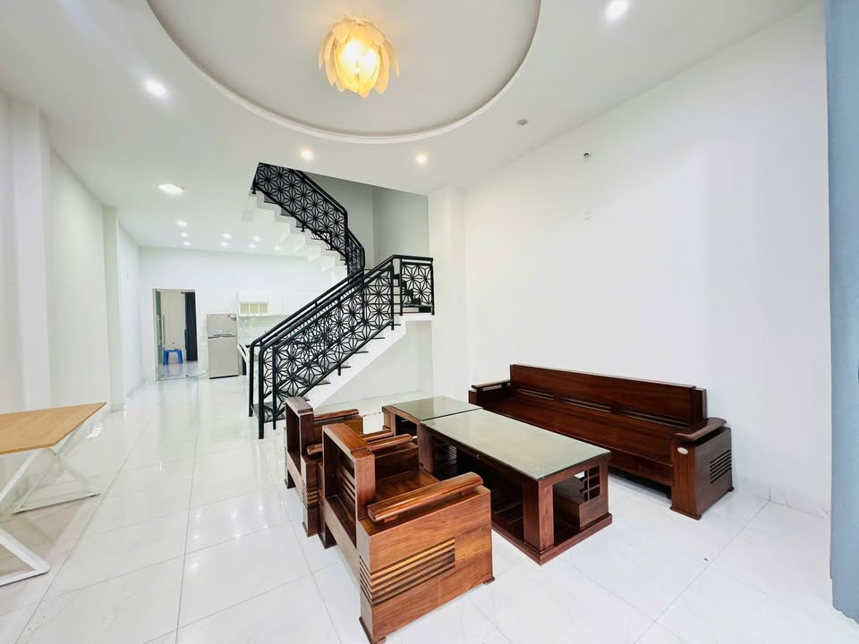 Nhà 4 tầng cho thuê tại Ngũ Hành Sơn Đà Nẵng - Thiết kế hiện đại, đầy đủ tiện nghi chỉ 25 triệu/tháng!