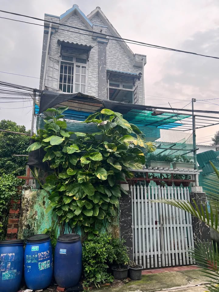 Nhà lầu và 5 phòng trọ tại Ấp 8, Củ Chi 186m² giá 3.8 tỷ - Chính chủ bán gấp!