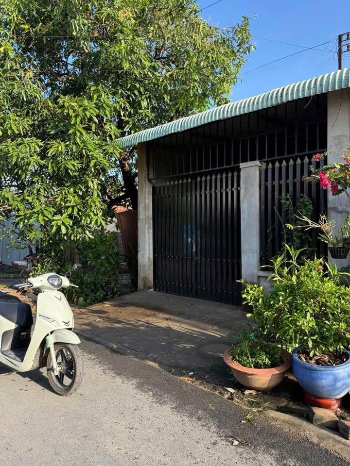 Nhà nguyên căn Long Thành Bắc 2.5 triệu/tháng - Tiện nghi đầy đủ, sân ô tô