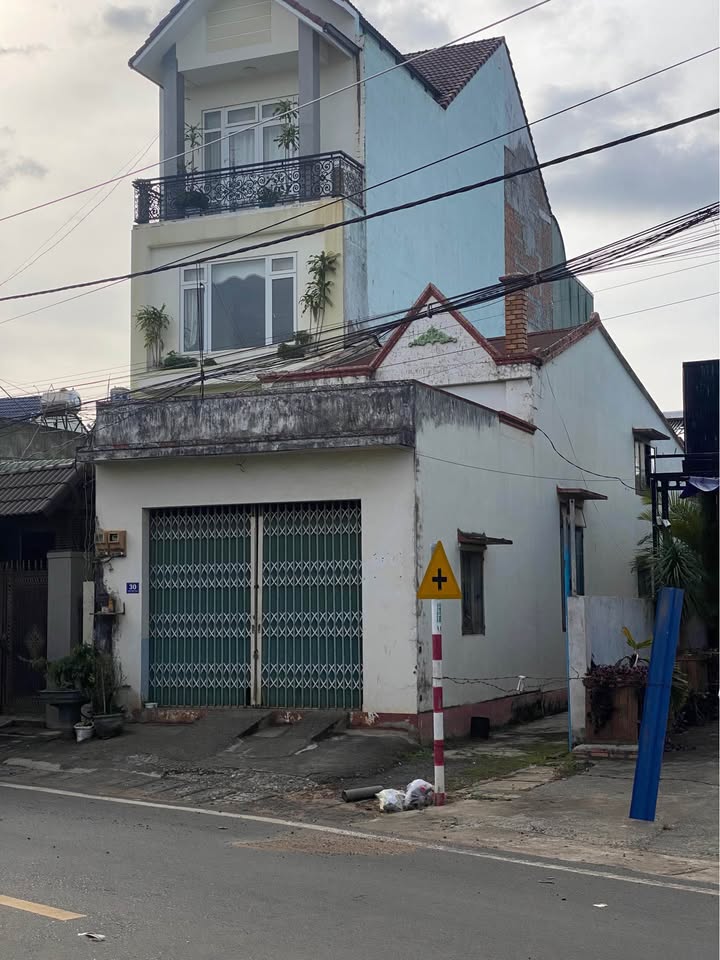 Nhà riêng đường Trường Chinh, Đức Trọng 245m² giá 6.4 tỷ - Kinh doanh sầm uất!