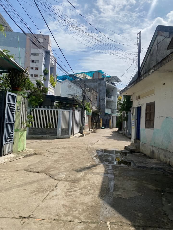 Nhà cấp 3+4 Tuy Hoà 120m² giá 3.45 tỷ - Hướng Đông Bắc, hai mặt tiền