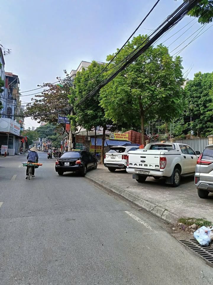 Đất tái định cư Tứ Hiệp, Thanh Trì 30m² giá 7 tỷ - Vị trí trung tâm thuận lợi!