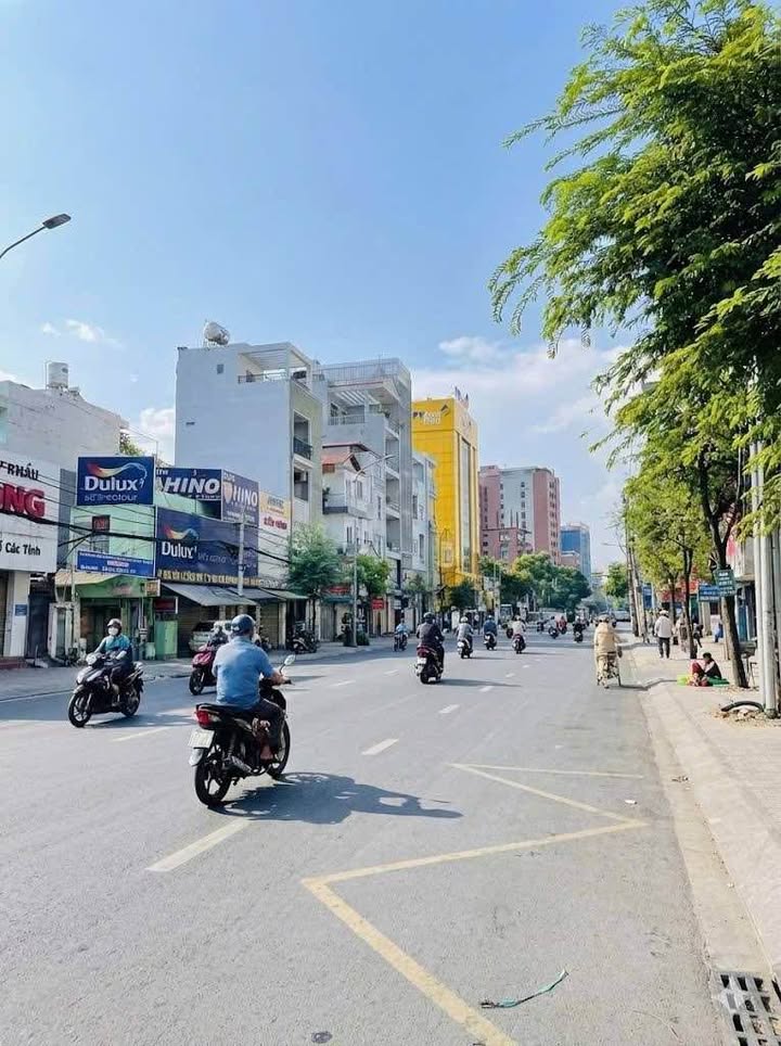 Mặt tiền kinh doanh Đinh Bộ Lĩnh 80m² giá 23.5 tỷ - Cơ hội đầu tư hiếm có!